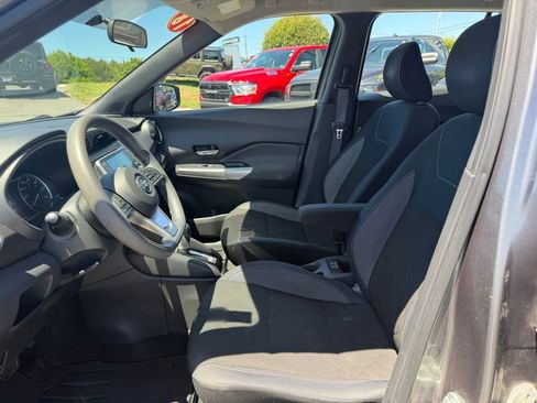 Used 2018 Nissan Kicks SV FWD image 13