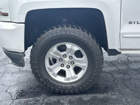 Used 2018 Chevrolet Silverado 1500 LT w/ All Star Edition AWD/4WD image 6