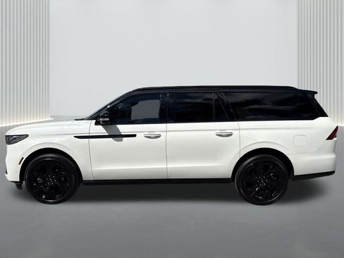 Used 2025 Lincoln Navigator L Black Label image 8