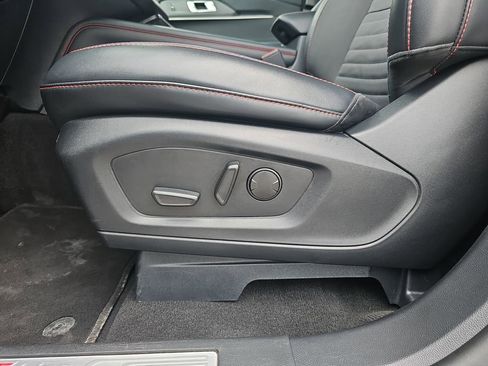 Used 2025 Ford Explorer ST-Line w/ ST-Line Street Pack image 29