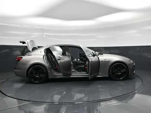 Used 2022 Maserati Ghibli GT RWD image 3