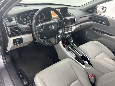 Used 2015 Honda Accord Touring image 12