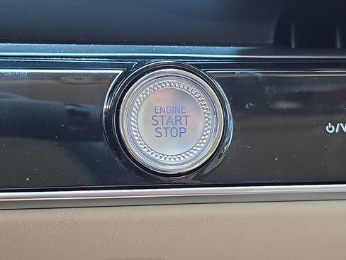 Certified 2026 Genesis GV70 2.5T Advanced AWD/4WD image 24