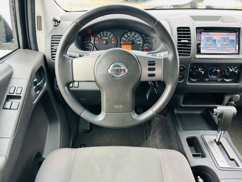 Used 2010 Nissan Frontier SE w/ Power Pkg RWD image 7