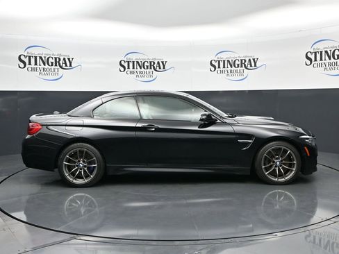 Used 2018 BMW M4 Convertible image 8