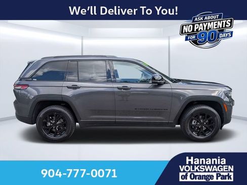 Used 2024 Jeep Grand Cherokee Altitude RWD image 2