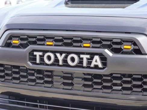 Used 2016 Toyota Tacoma TRD Sport w/ Towing Package image 8