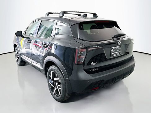 New 2026 Nissan Kicks SV w/ Cold Weather Package FWD image 5