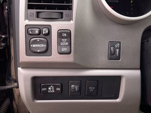 Used 2013 Toyota Tundra Limited w/ Memory Pkg AWD/4WD image 17
