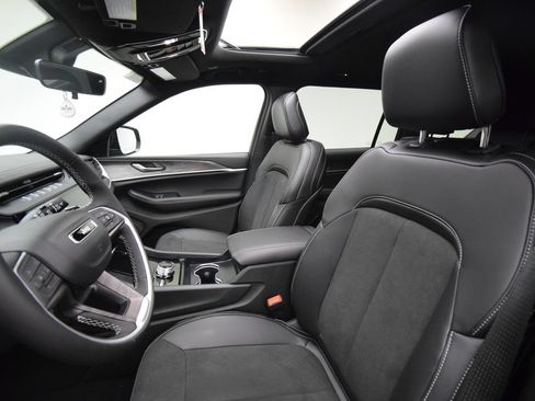 New 2026 Jeep Grand Cherokee L 4WD image 33