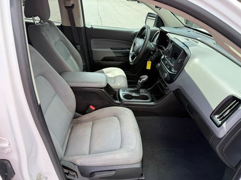Used 2022 Chevrolet Colorado W/T RWD image 17