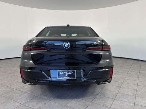 Used 2024 BMW 740i w/ Premium Package 2 RWD image 10
