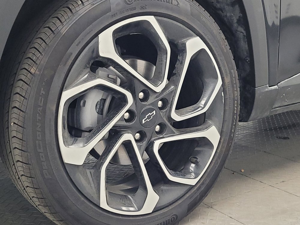 Used 2025 Chevrolet Trax RS w/ Driver Confidence Package FWD image 31