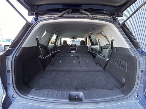 Used 2024 Nissan Pathfinder SV image 46