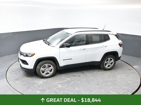 Used 2024 Jeep Compass Latitude image 47