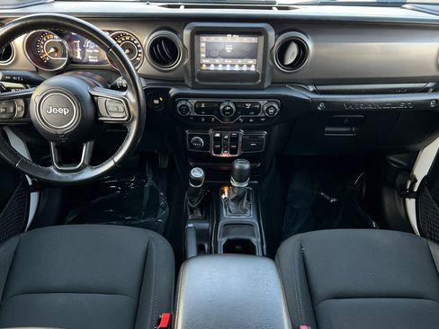 Used 2021 Jeep Wrangler Unlimited Sport image 13