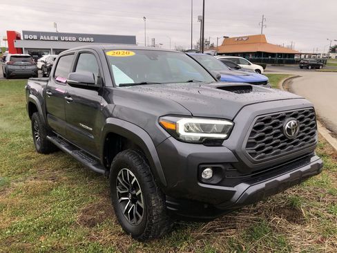 Used 2020 Toyota Tacoma 4x4 Double Cab image 7