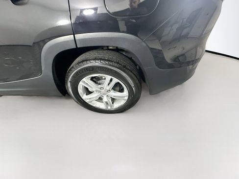 Used 2024 GMC Terrain SLE image 11