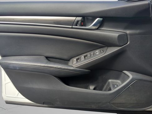 Used 2018 Honda Accord Sport image 20