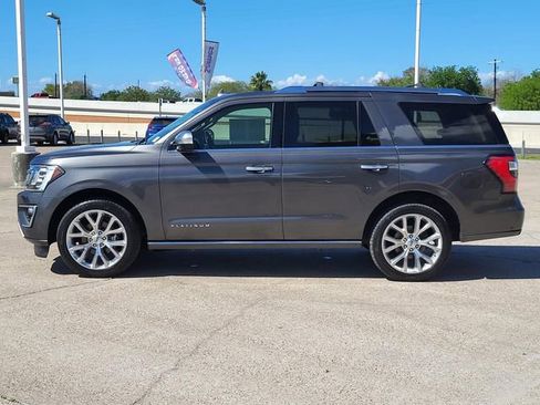 Used 2019 Ford Expedition Platinum image 2