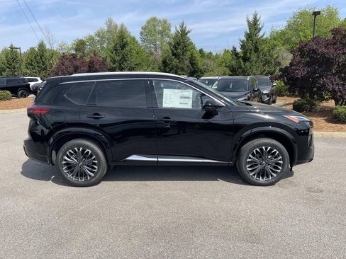 New 2026 Nissan Rogue Platinum AWD/4WD image 2