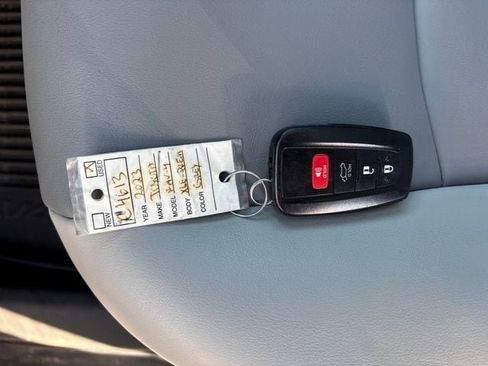 Used 2023 Toyota RAV4 XLE Premium image 25