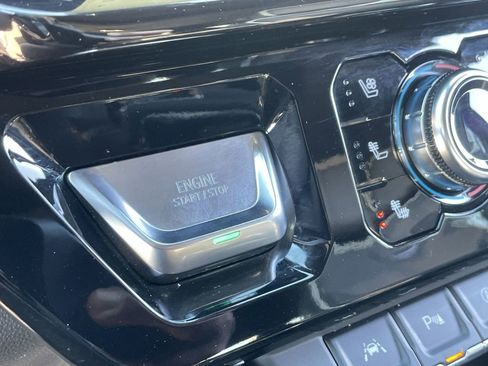 Used 2024 GMC Sierra 1500 AT4X image 17