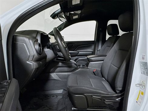 Used 2024 Chevrolet Colorado W/T image 18