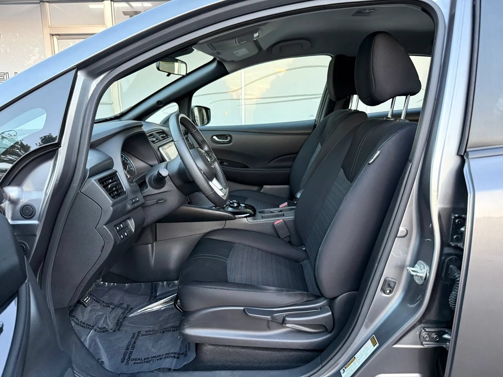 Used 2021 Nissan Leaf SV FWD image 11