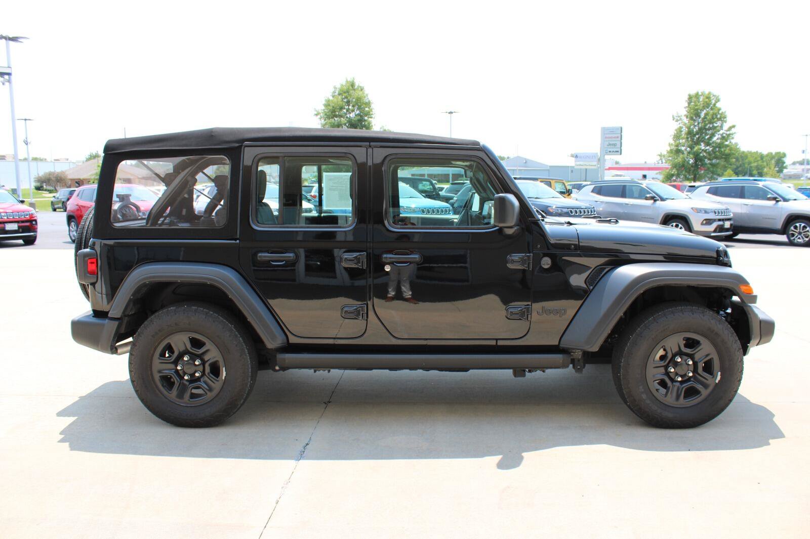 Certified 2024 Jeep Wrangler Unlimited Sport AWD/4WD image 6