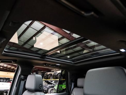 Used 2024 Chevrolet Tahoe Z71 w/ Z71 Off-Road Package AWD/4WD image 14