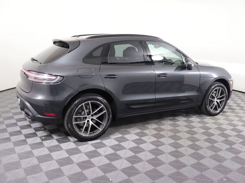 Used 2025 Porsche Macan image 9