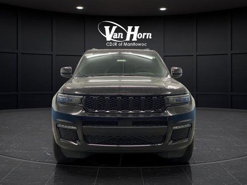New 2025 Jeep Grand Cherokee L Limited w/ Black Appearance Package image 12