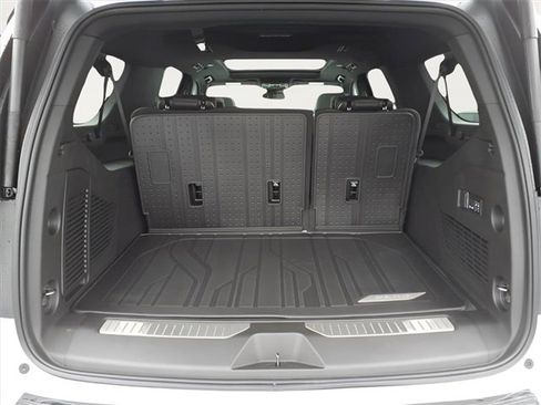 New 2026 Chevrolet Suburban Premier image 26