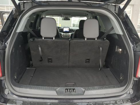 Certified 2022 Ford Explorer XLT w/ XLT Sport Appearance Package image 40