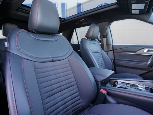 New 2026 Ford Explorer ST-Line w/ ST-Line Street Pack image 24