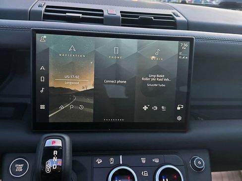 Used 2025 Land Rover Defender 110 S image 11