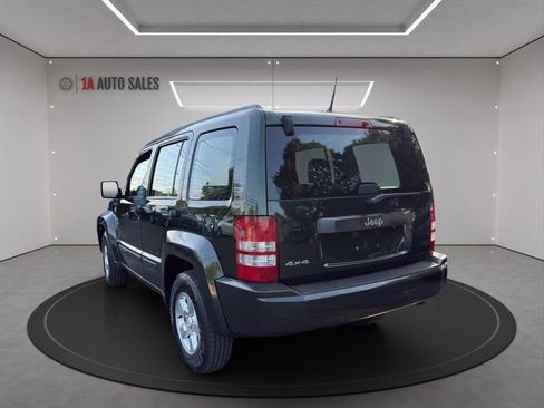 Used 2011 Jeep Liberty Sport image 3