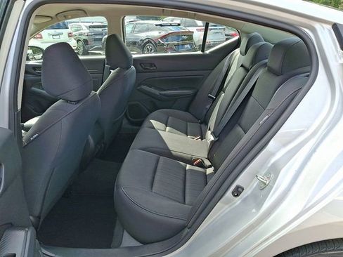 Used 2024 Nissan Altima 2.5 SV image 13
