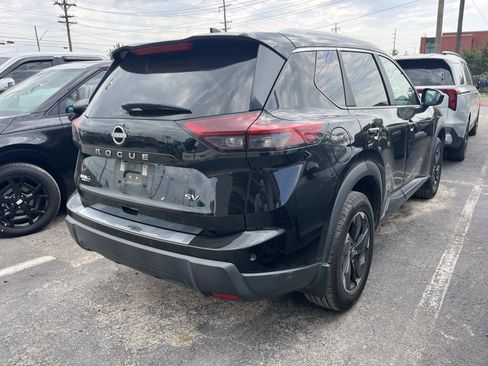 Used 2024 Nissan Rogue SV w/ SV Premium Package FWD image 7