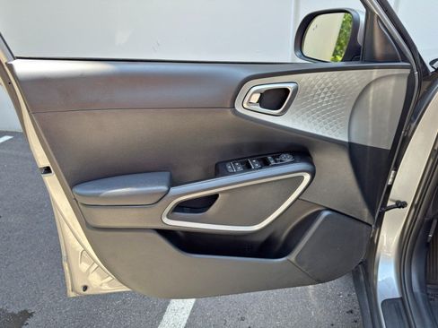 Used 2022 Kia Soul LX w/ Technology Package FWD image 33