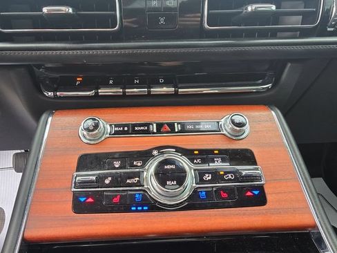 Used 2023 Lincoln Aviator Reserve w/ Equipment Group 201A RWD image 20