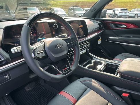 New 2026 Chevrolet Traverse RS w/ LPO, Floor Liner Package image 11