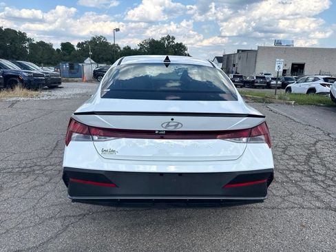 Certified 2026 Hyundai Elantra Sport FWD image 4
