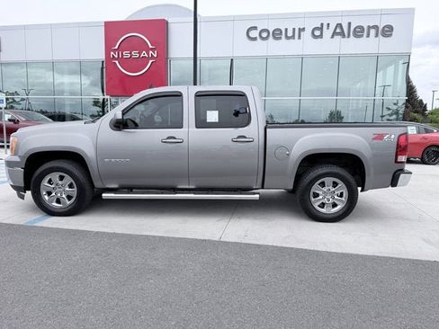 Used 2013 GMC Sierra 1500 SLT w/ SLT Convenience Package AWD/4WD image 2