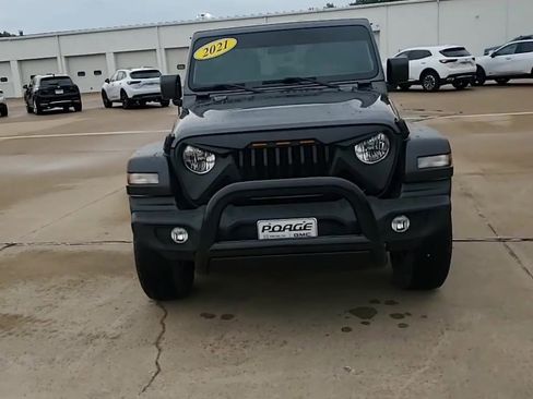 Used 2021 Jeep Wrangler Unlimited Sport AWD/4WD image 3