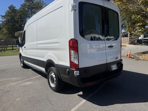 Used 2020 Ford Transit 250 Medium Roof image 4