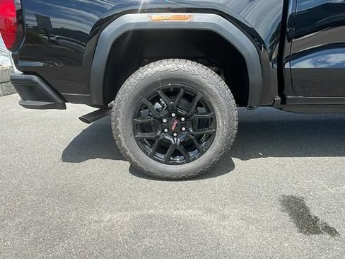 New 2026 GMC Canyon AT4 w/ Technology Plus Package AWD/4WD image 9