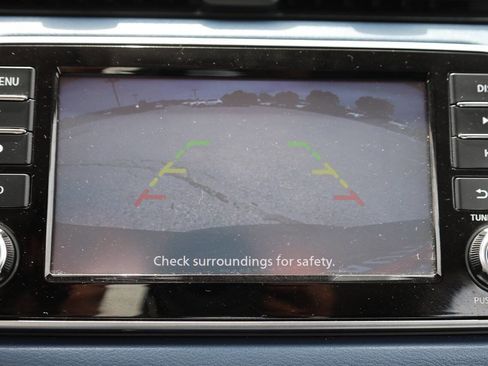 Used 2025 Nissan Versa SV FWD image 22