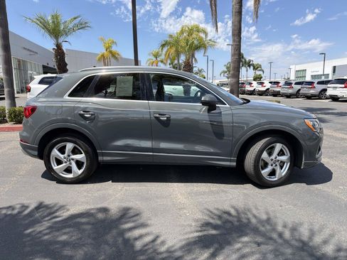 Used 2020 Audi Q3 2.0T Premium w/ Convenience Package AWD/4WD image 4
